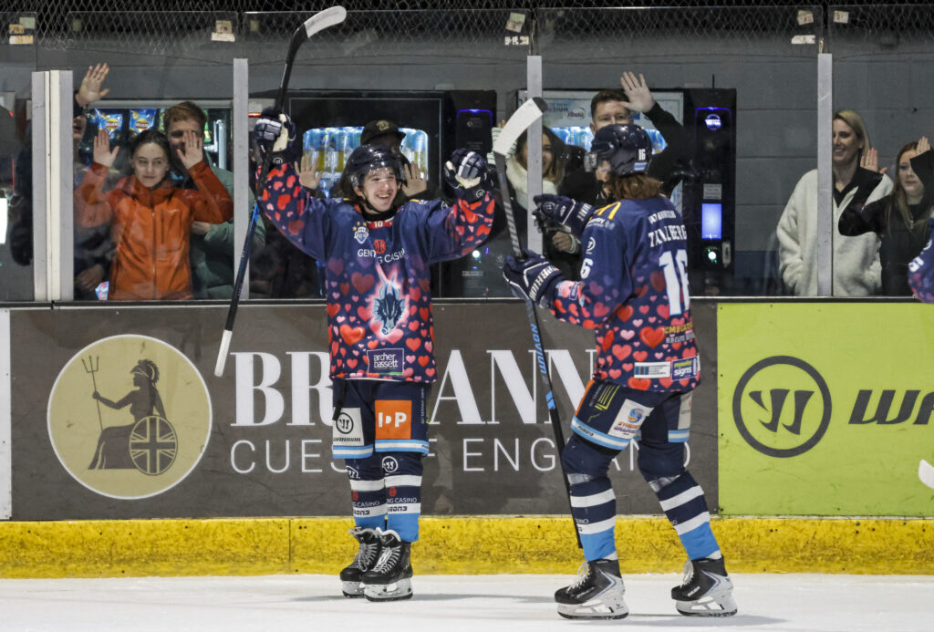 Robbins and Tallberg celebrate.