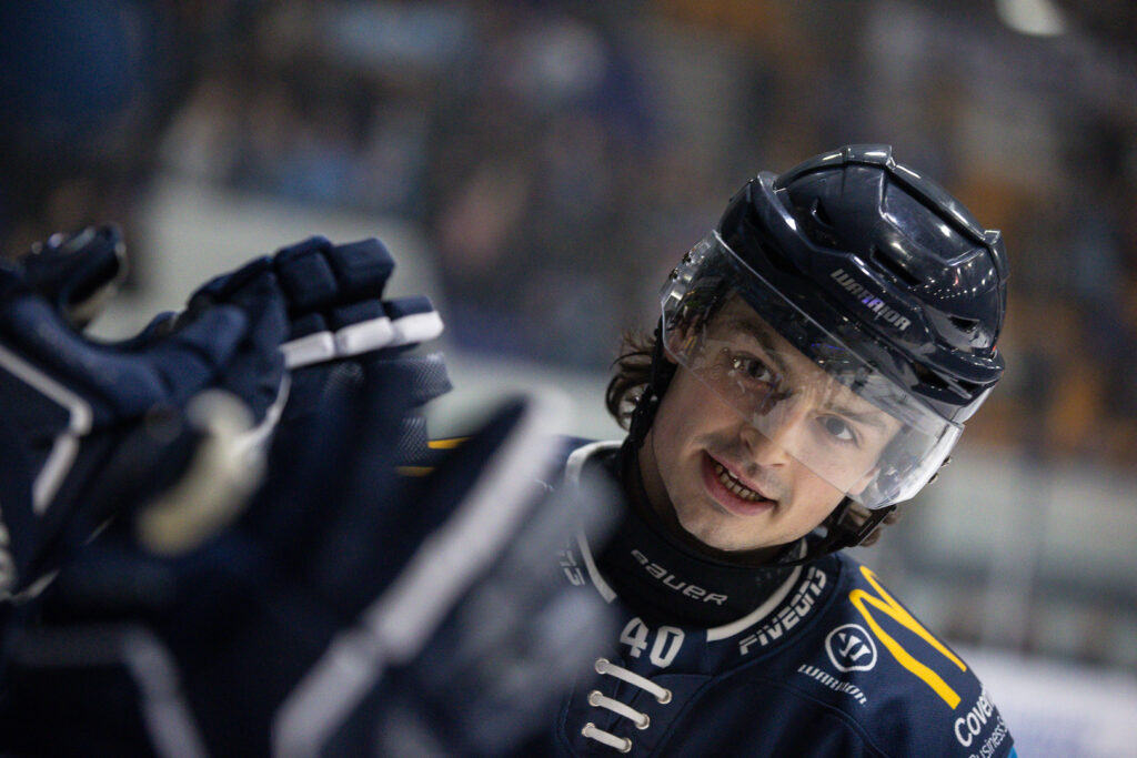 Boysen with fist bumps at the Blaze bench after opening the scoring. 